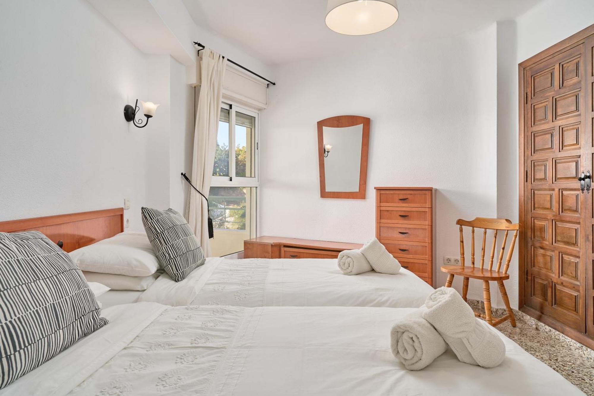 Bright And Spacious 2 Bed Apt Нерха Екстериор снимка