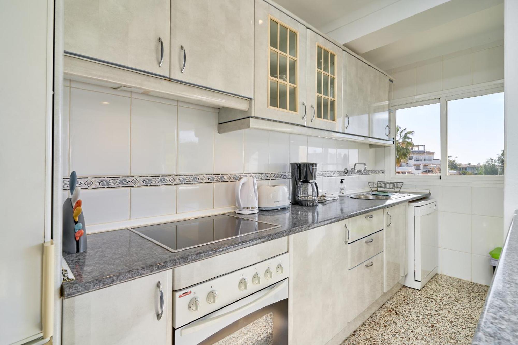 Bright And Spacious 2 Bed Apt Нерха Екстериор снимка