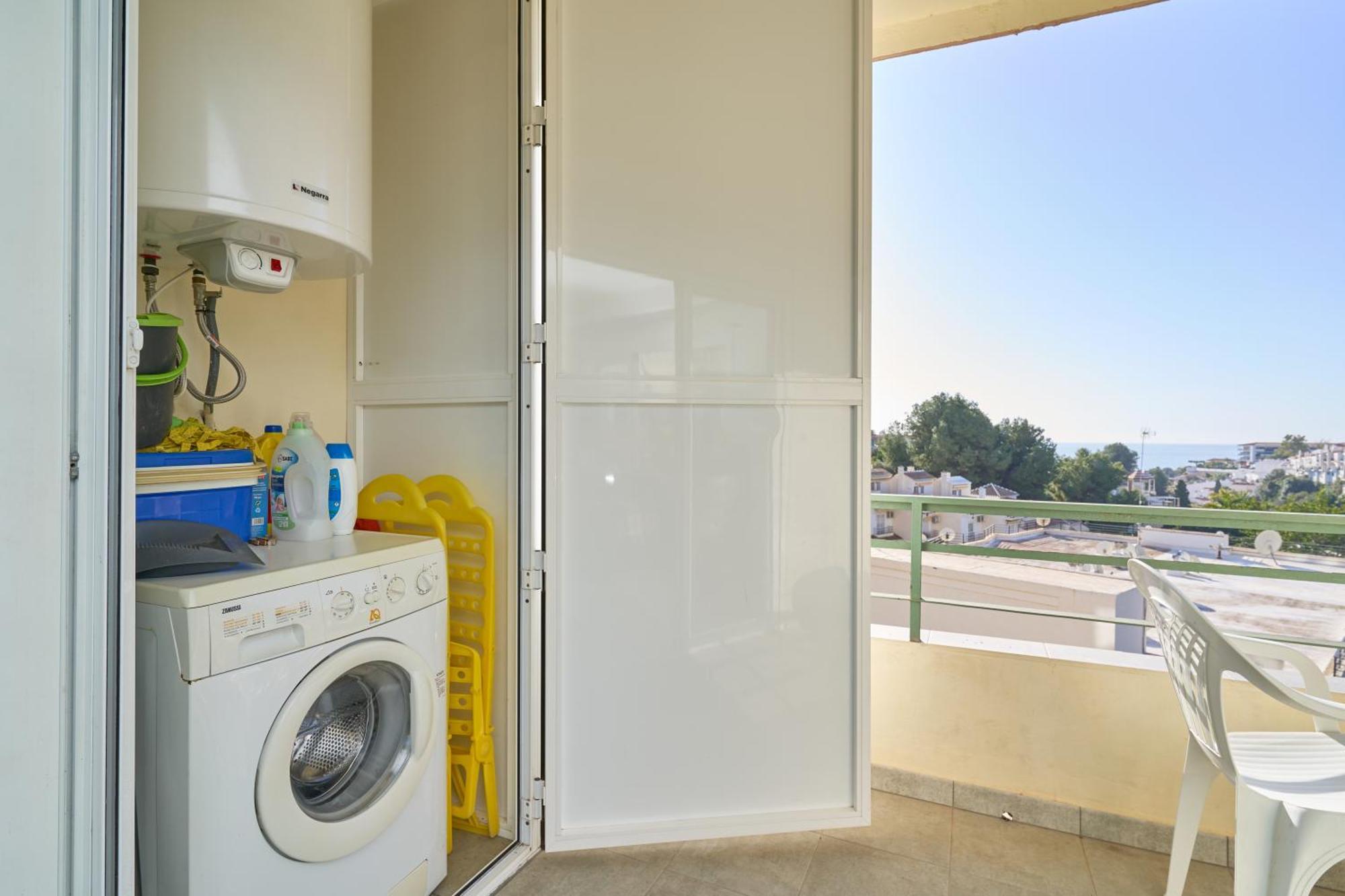 Bright And Spacious 2 Bed Apt Нерха Екстериор снимка