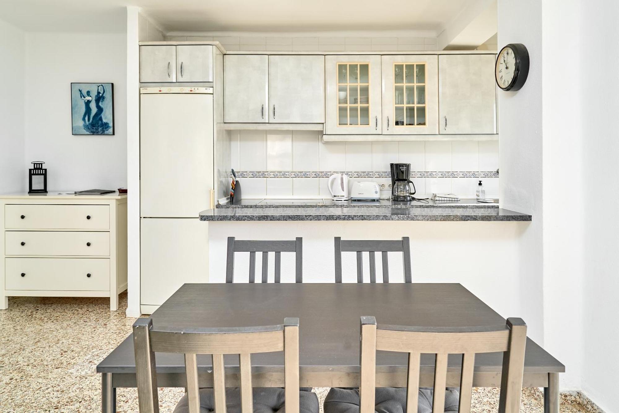 Bright And Spacious 2 Bed Apt Нерха Екстериор снимка