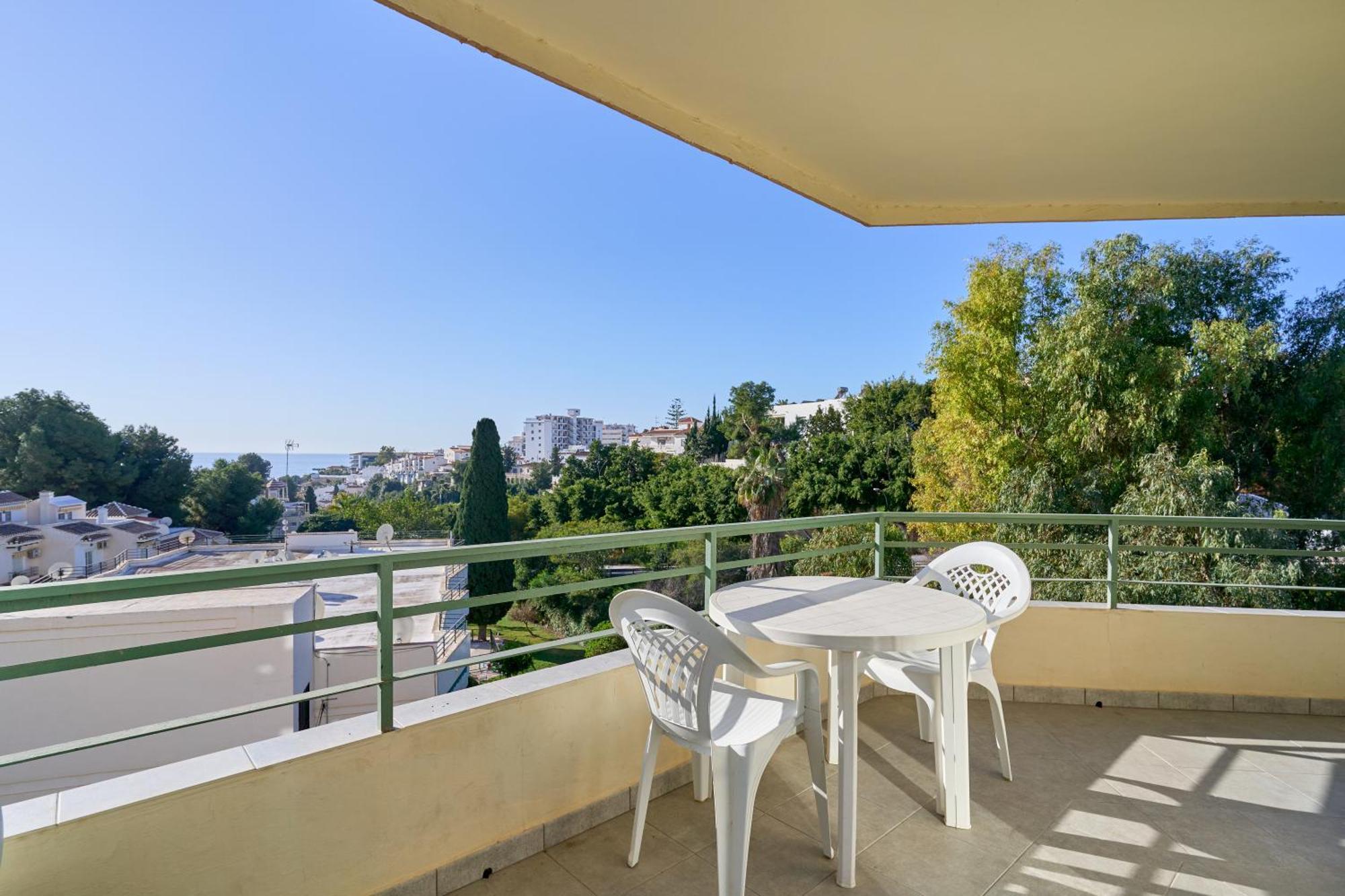 Bright And Spacious 2 Bed Apt Нерха Екстериор снимка