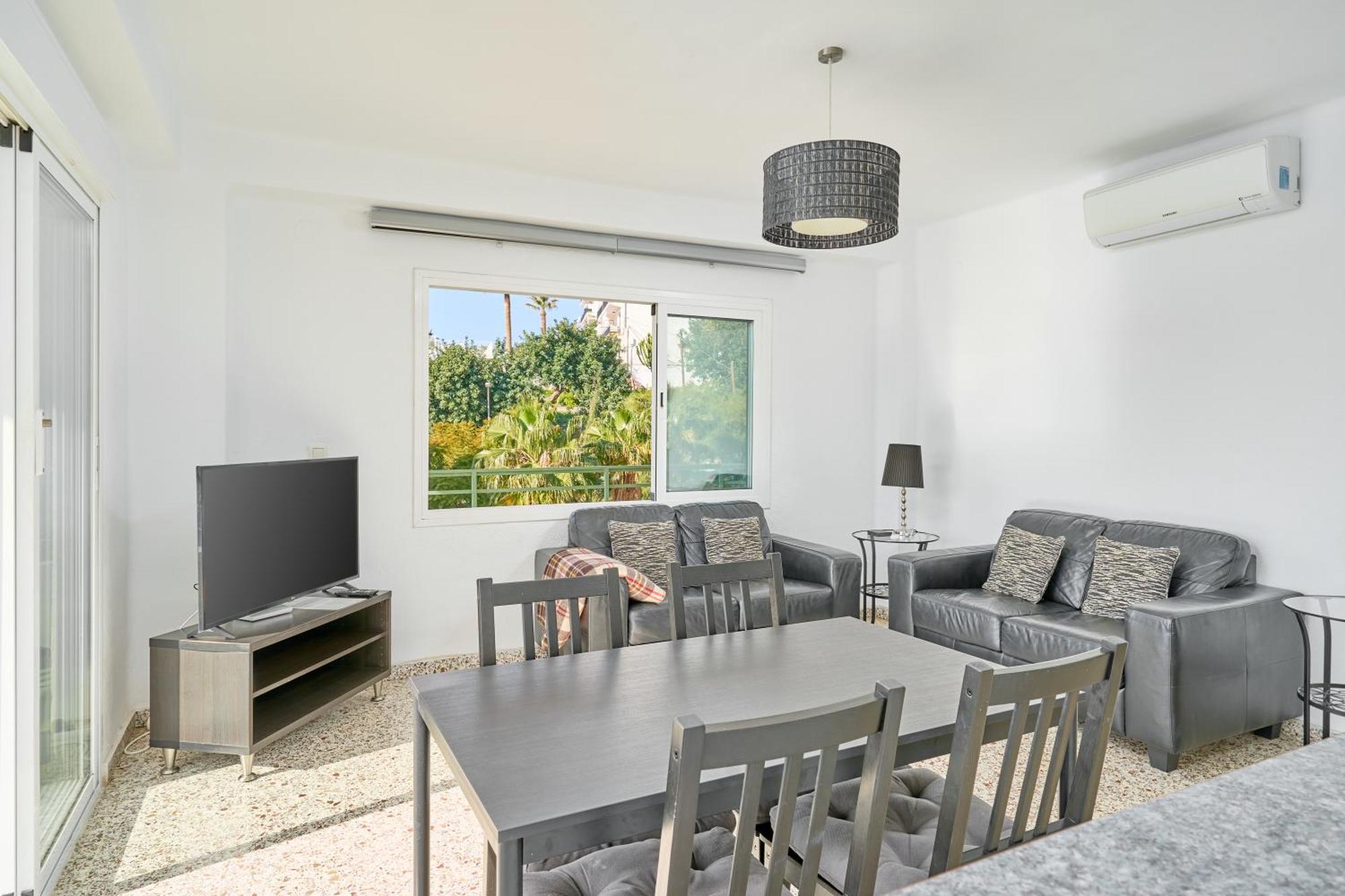 Bright And Spacious 2 Bed Apt Нерха Екстериор снимка