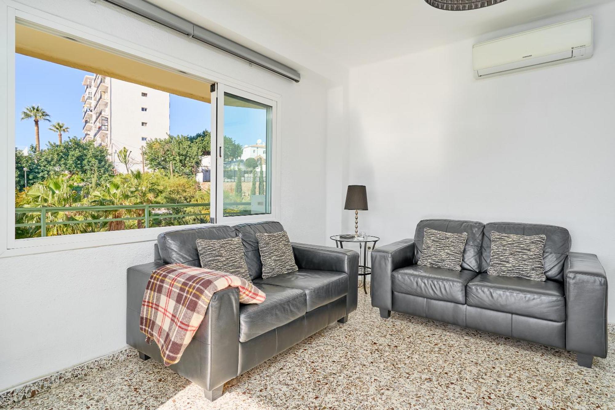 Bright And Spacious 2 Bed Apt Нерха Екстериор снимка