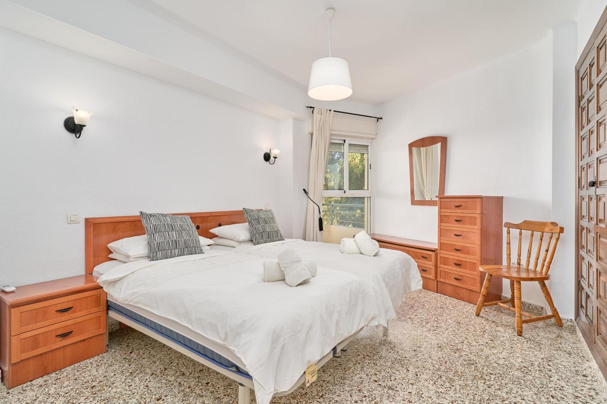Bright And Spacious 2 Bed Apt Нерха Екстериор снимка